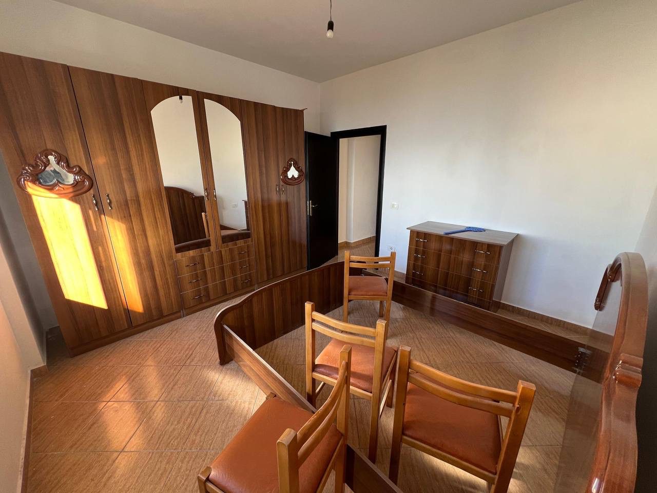 Apartament 1+1 me pamje nga deti per shitje, ne Plazh, Durres.