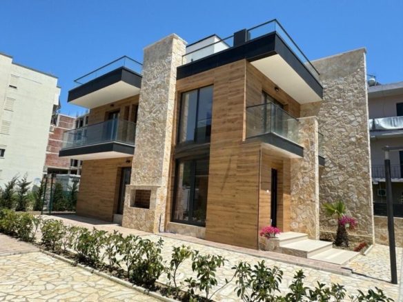 Vile e mire investuar per shitje, Golem, Durres.