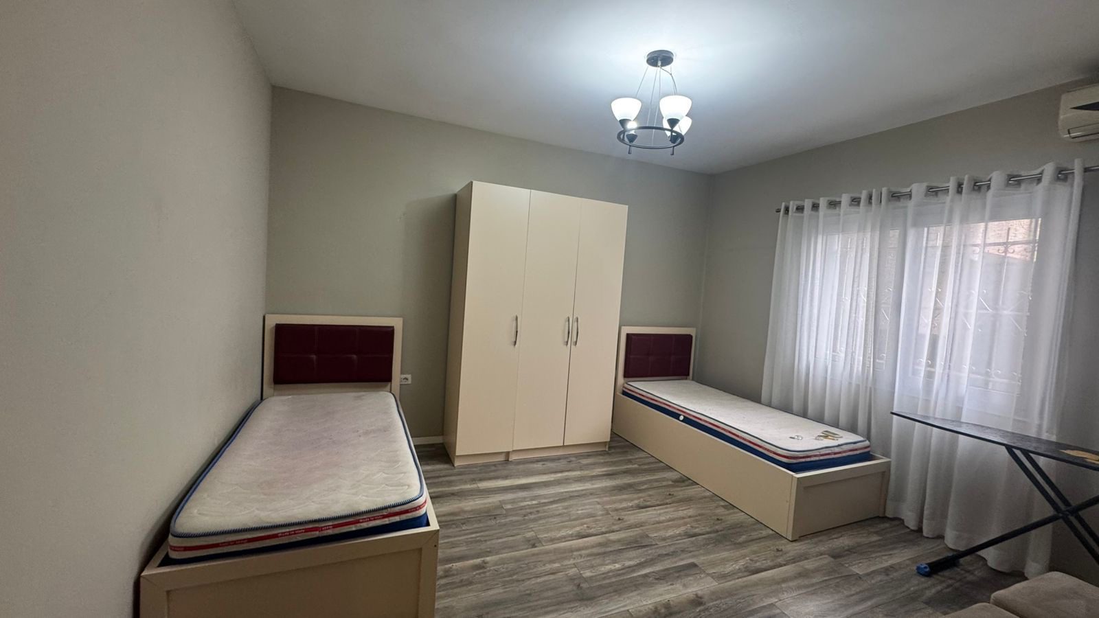 Dy vila per qera, te rruga “Jordan Misja”, Tirane.