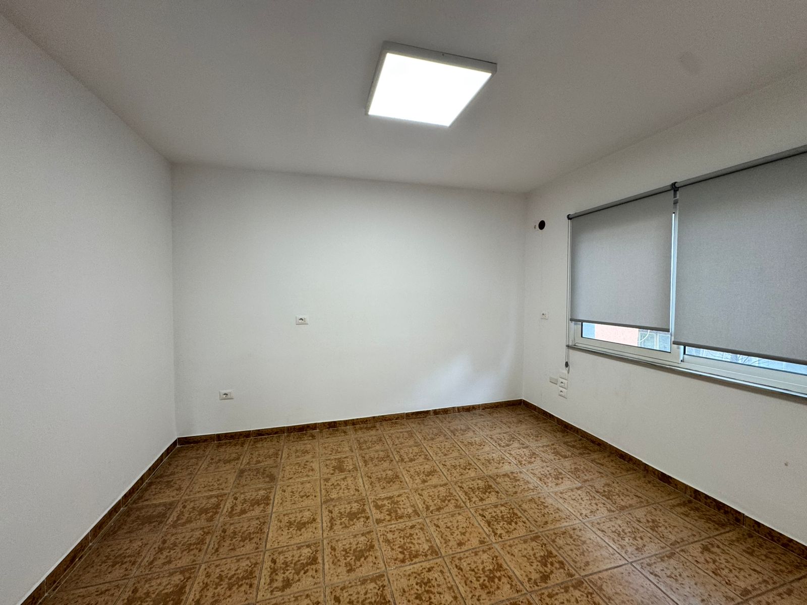 Dupleks per shitje, te Komuna Parisit, Tirane.
