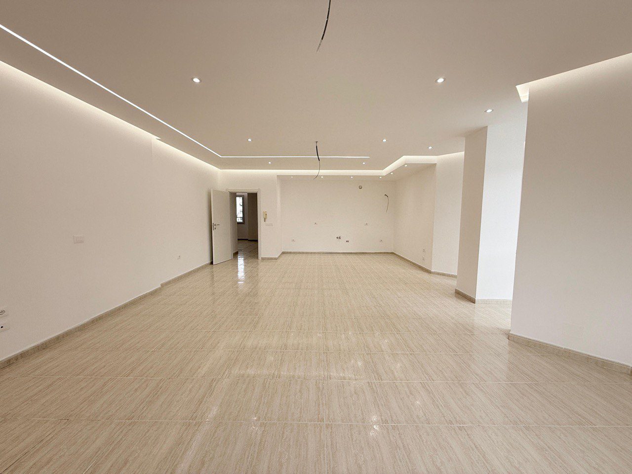 Apartament fantastik per shitje, prane Ambasades Amerikane, Tirane.