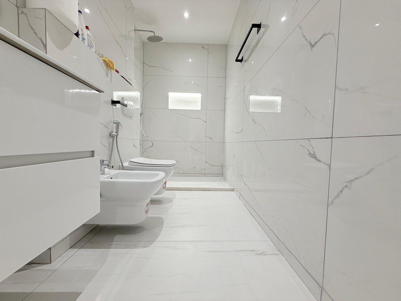 Apartament fantastik per shitje, prane Ambasades Amerikane, Tirane.