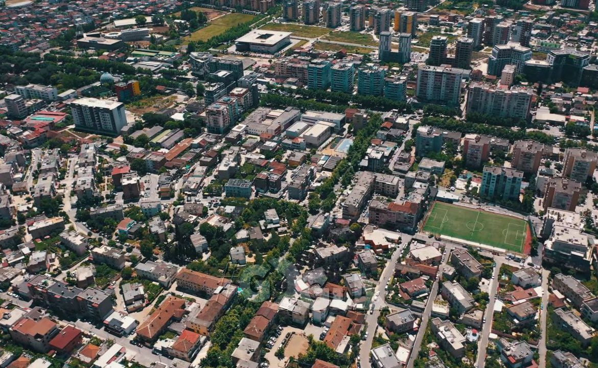 Super okazion! Objekt Individual+Biznes per shitje, ne Laprake, Tirane.