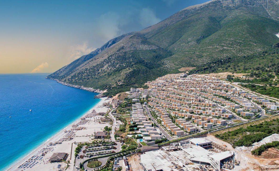 Vila Twin(2 vila te bashkangjitura) per shitje, ne Green Coast, Palase, Vlore.