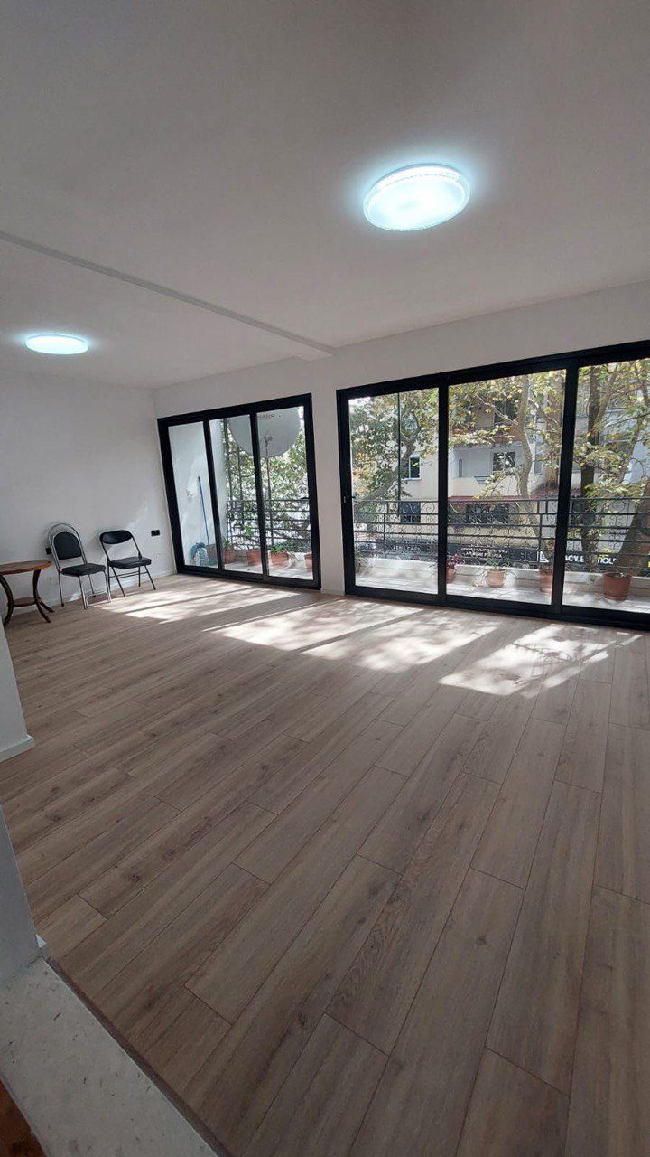 IMAGE 2025-02-18 22:15:33 Ambient biznesi per qera, rruga Myslym Shyri, Tirane.