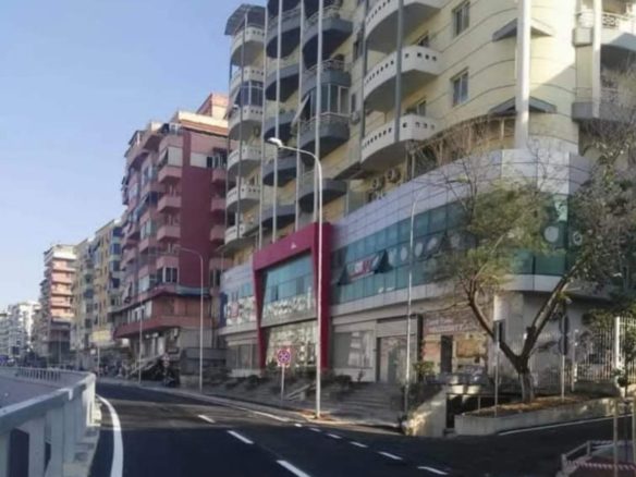 Ambient per zyre, pas Big Market, Selite, Tirane.