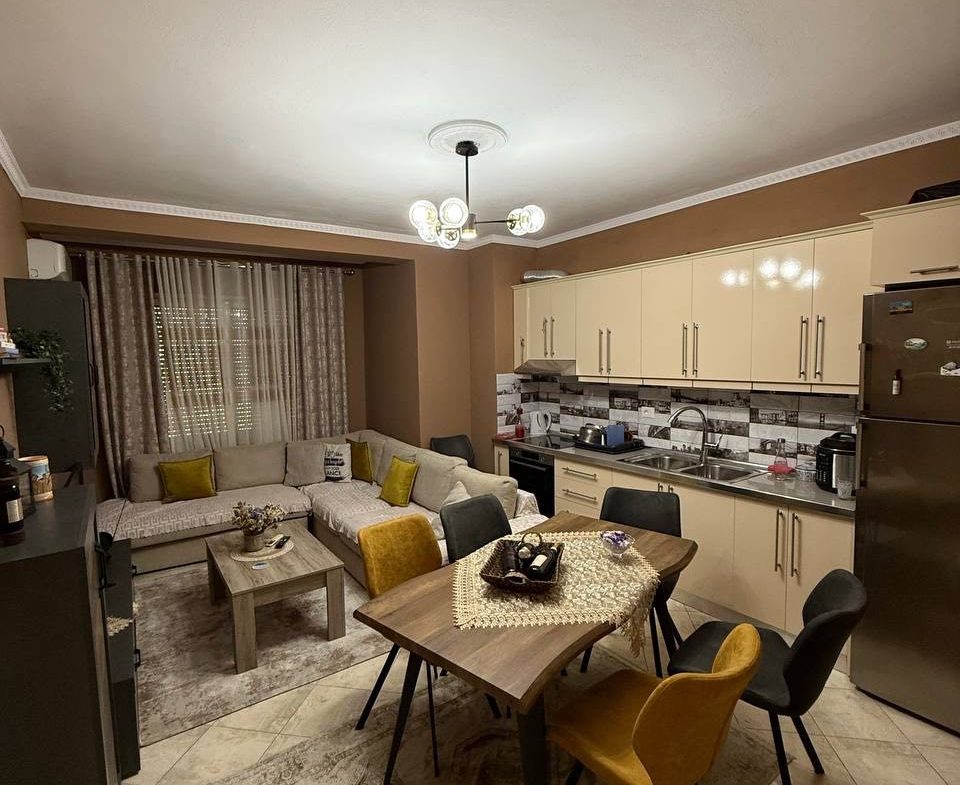 Apartament 1+1 per shitje, ne Plazh, Durres.