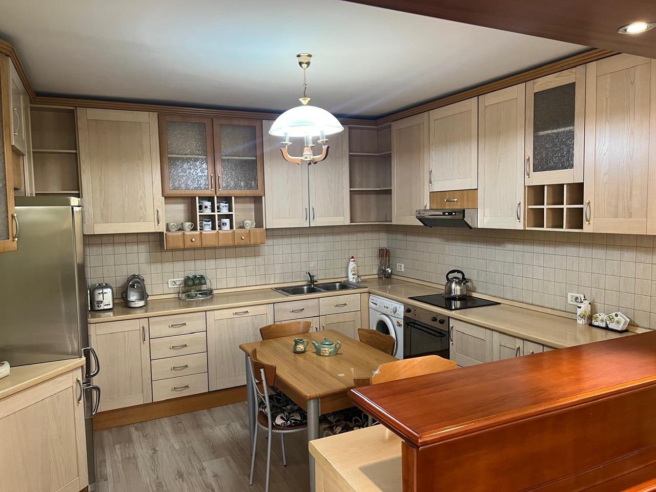 Apartament 2+1 per qera,  prane Maternitetit “Mbreteresha Geraldine”, Tirane.