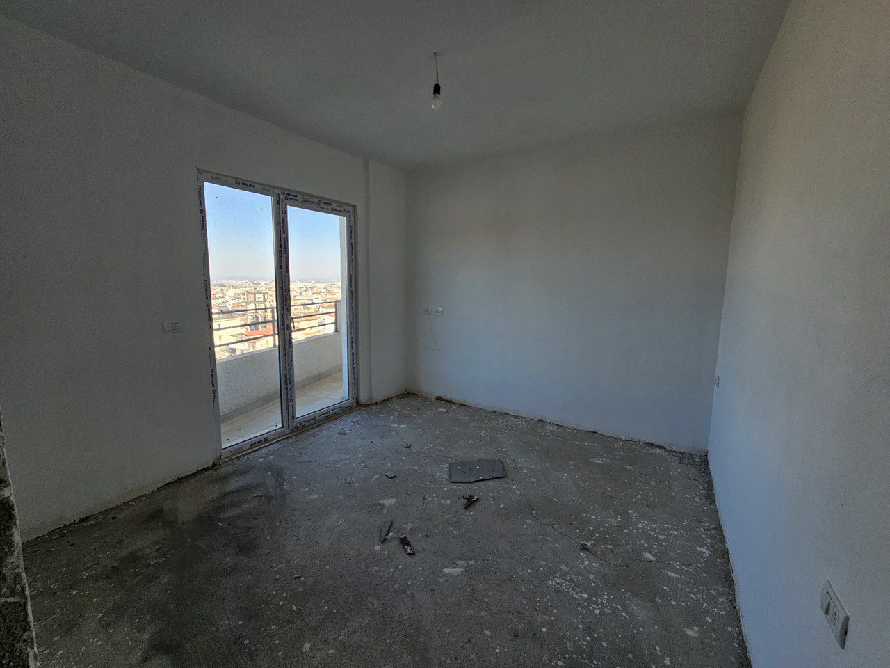 Apartament 2+1 per shitje, te Billa, Durres.