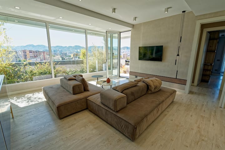 Super apartament per shitje, te Drejtoria e Policise, Tirane.