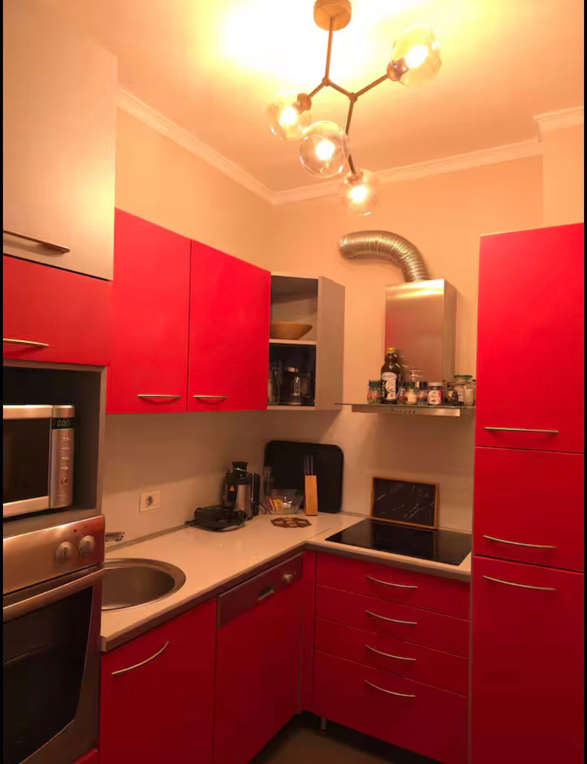 Apartament per qera, prane Sky Tower, Tirane.