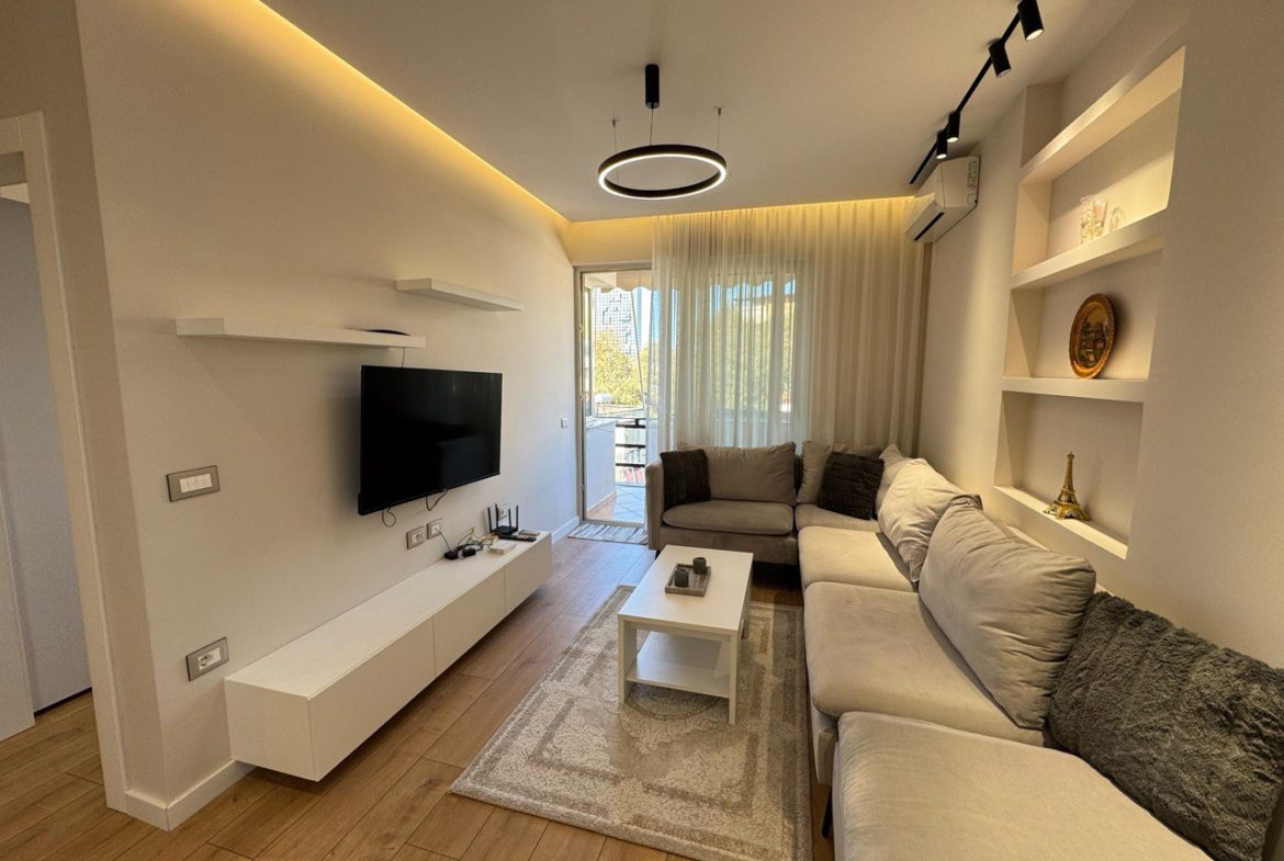 Apartament 1+1 per qera, pas Ambasades Amerikane, Tirane.