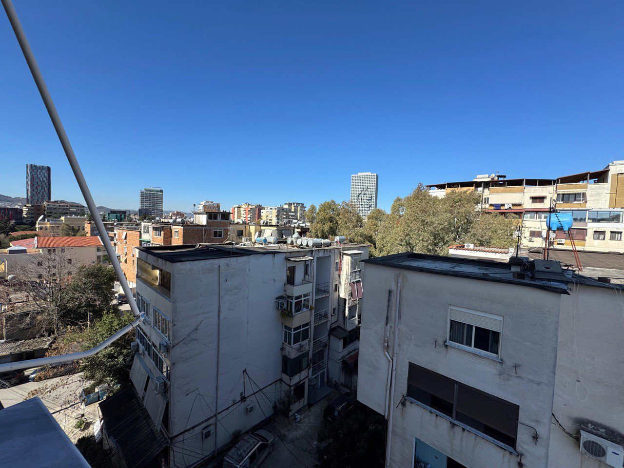 Apartament 1+1 per qera, pas Ambasades Amerikane, Tirane.