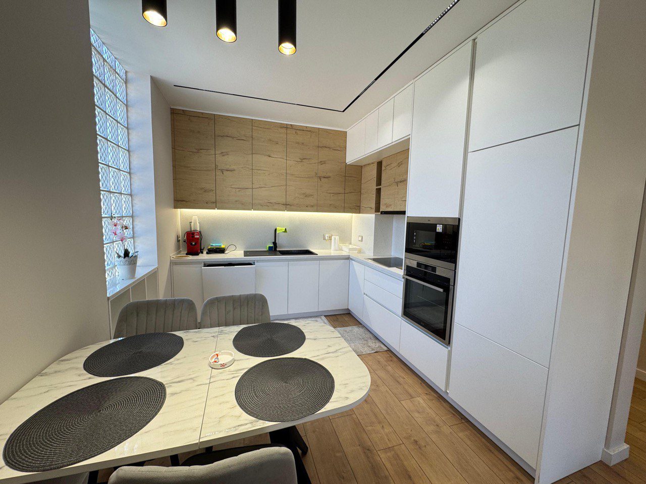 Apartament 1+1 per qera, pas Ambasades Amerikane, Tirane.