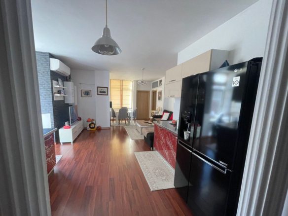 Apartament 3+1 per qera, te Blloku i Ambasadave, Tirane.