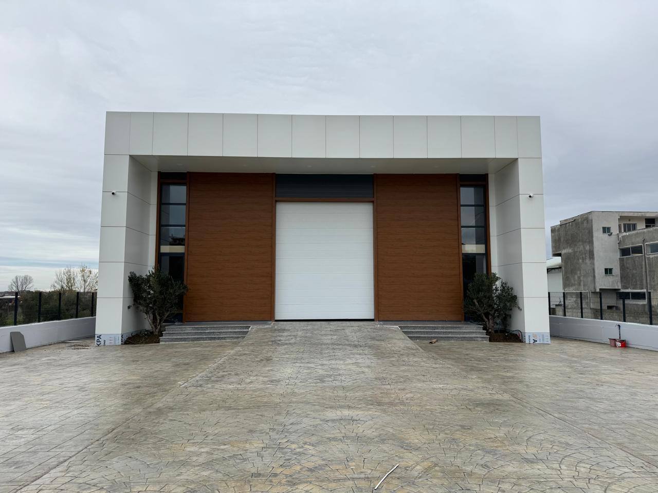 Kapanon per qera, ne Shijak, Durres.
