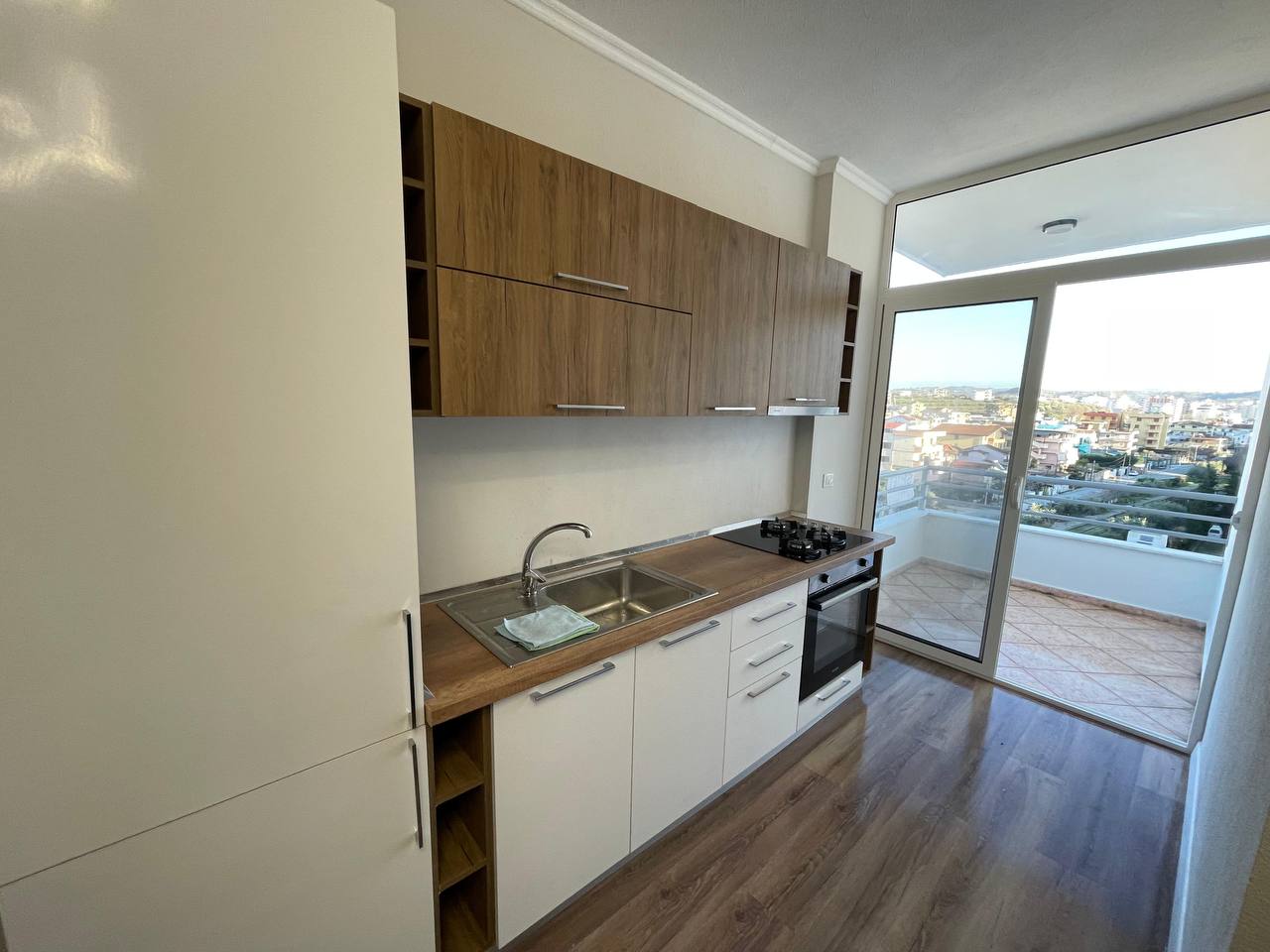 Apartament 2+1 per shitje, ne Plazh, Durres.