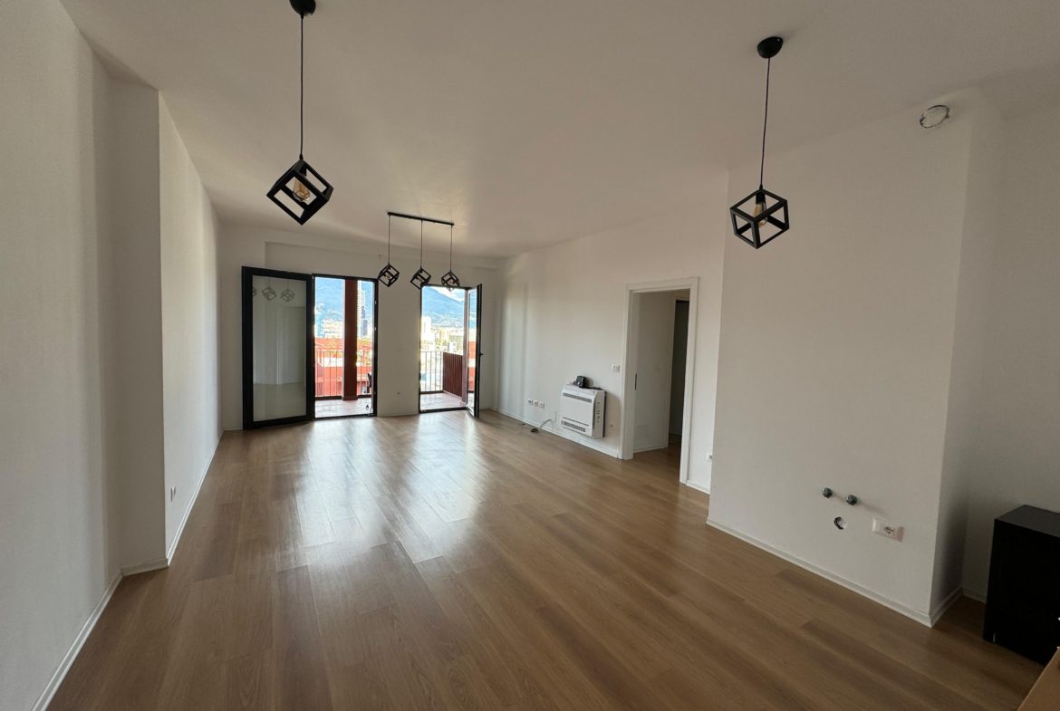 Ambient biznesi per qera, tek Garden Building, Tirane.