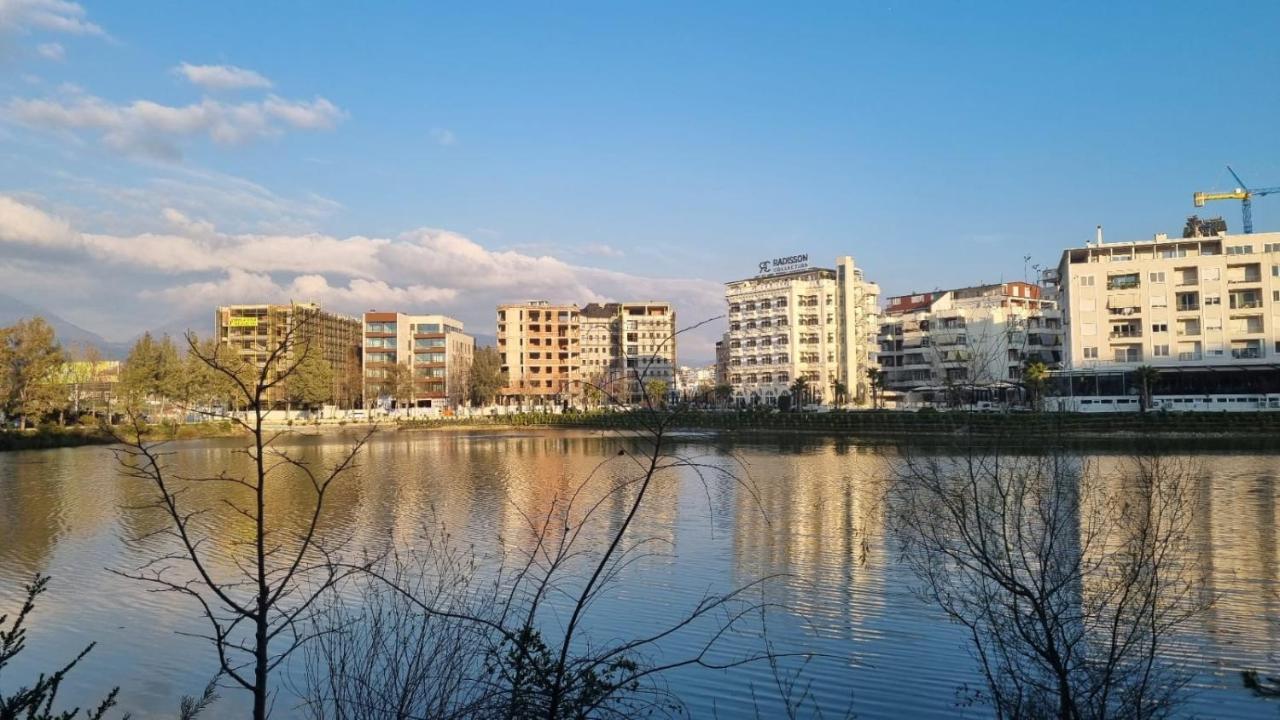 Apartament duplex per shitje, te Liqeni Thate, Tirane.