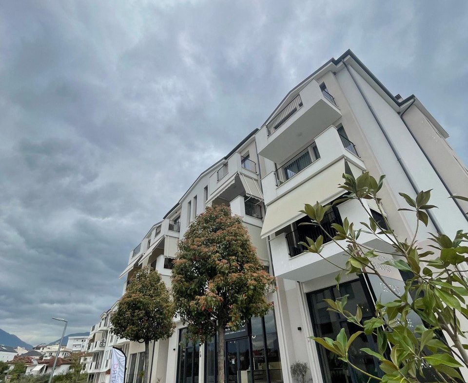 Apartament 2+1 per shitje, Oasis Lake Residence, Tirane.