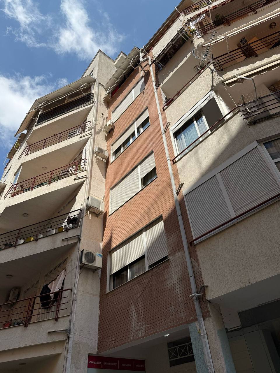 Apartament 3+1 per shitje, prane Kopshtit Botanik, Tirane.
