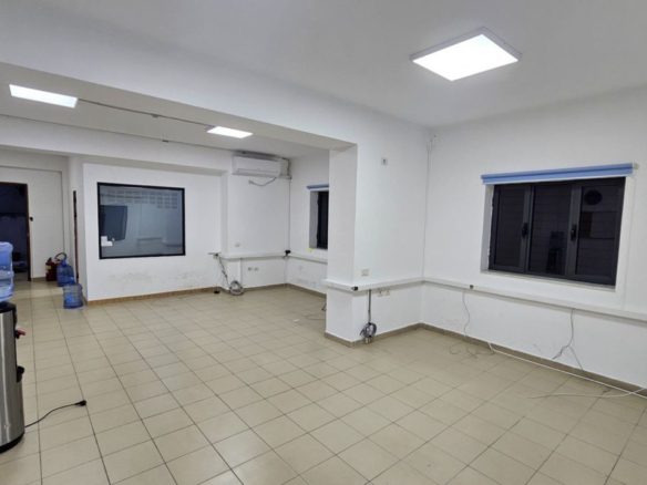 Ambient biznesi per qera, te Pazari i Ri, Tirane.