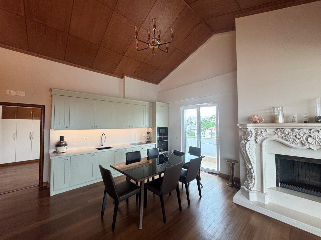 Penthouse per qera, te Vilat Amerikane, Tirane.