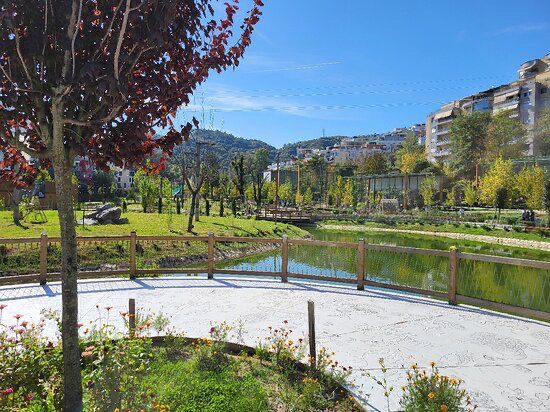 Apartament 2+1 per shitje, te Kopshti Zoologjik, Tirane.