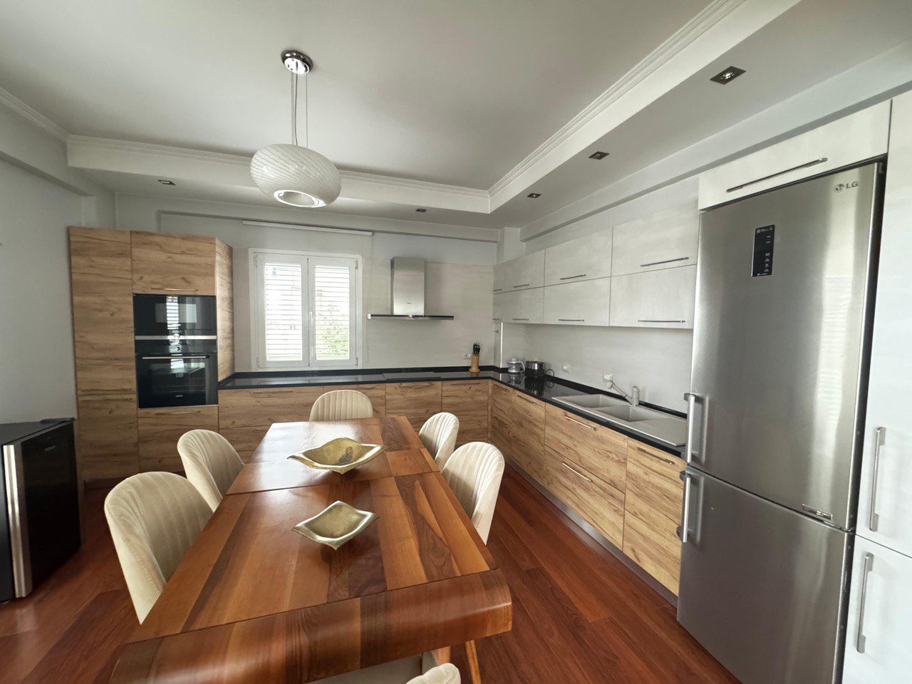 Apartament 3+1 per qera, te Vilat Amerikane, Tirane.