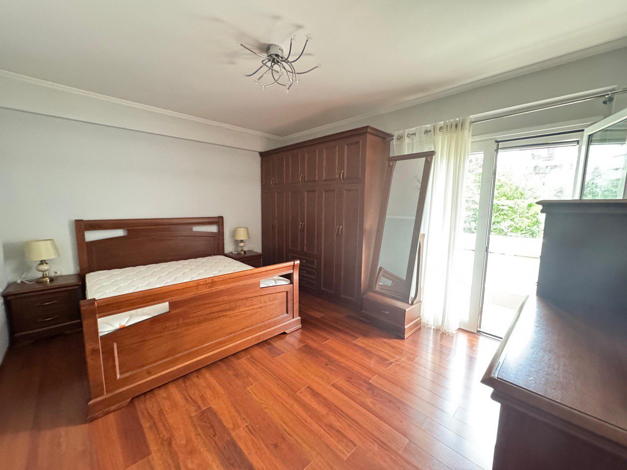 Apartament 3+1 per qera, te Vilat Amerikane, Tirane.