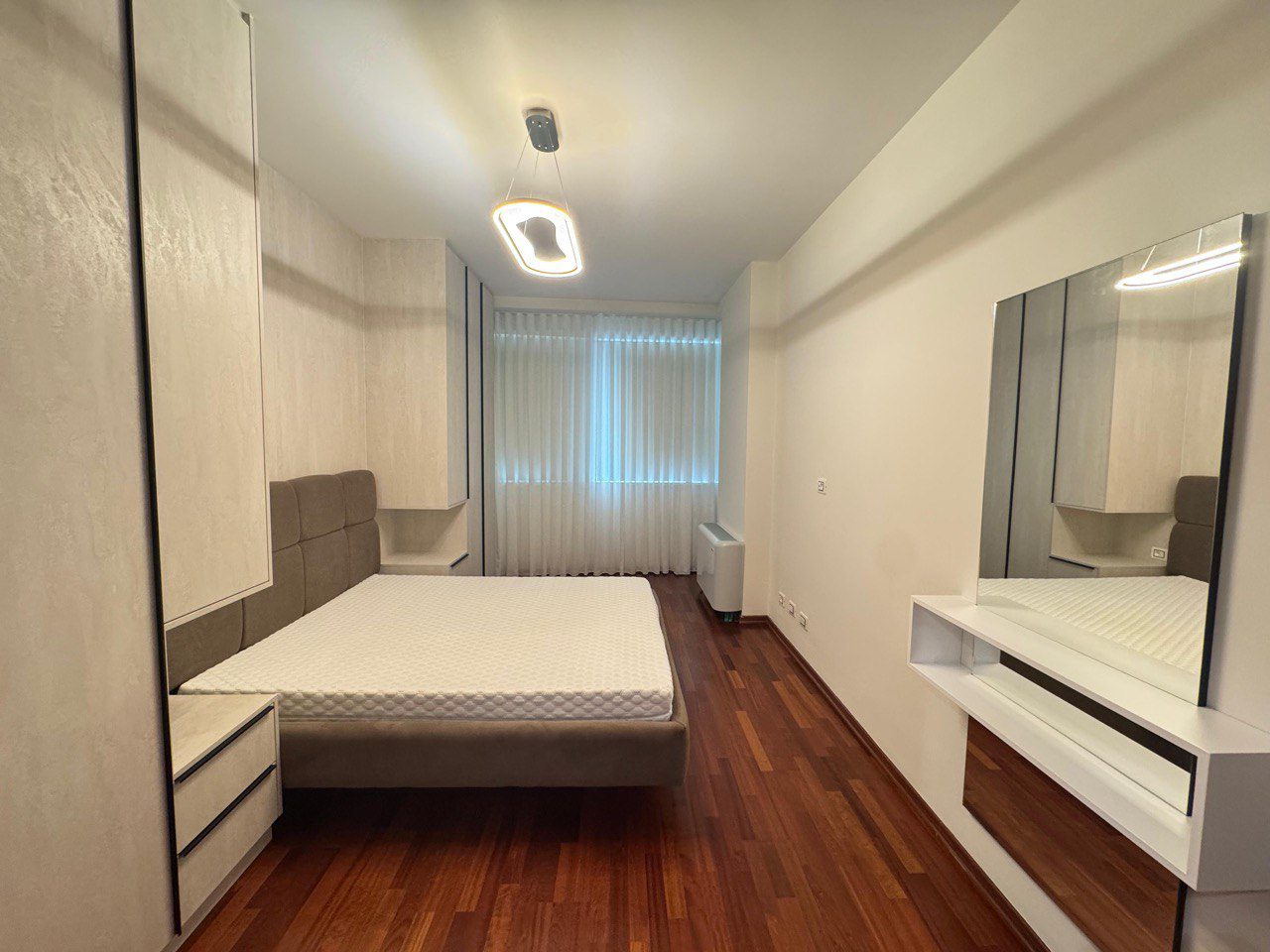 Apartament 3+1 per qera, te Galeria ETC, Tirane.