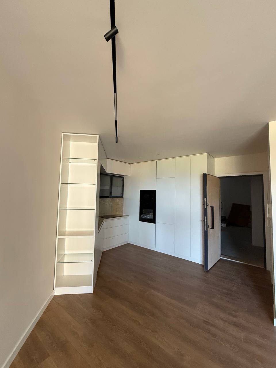 Apartament 2+1 per shitje ose qera, te White Hill Residence, Tirane.