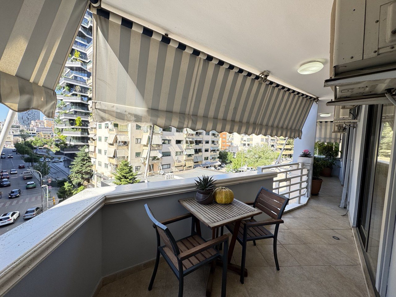Apartament 2+1 per qera, prane Air Albania Stadium, Tirane.