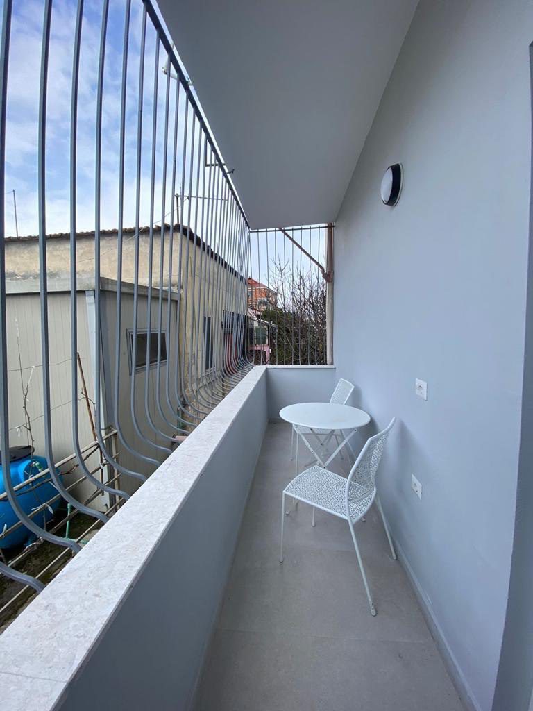 Apartament 2+1 per qera, te 21 Dhjetori, Tirane.