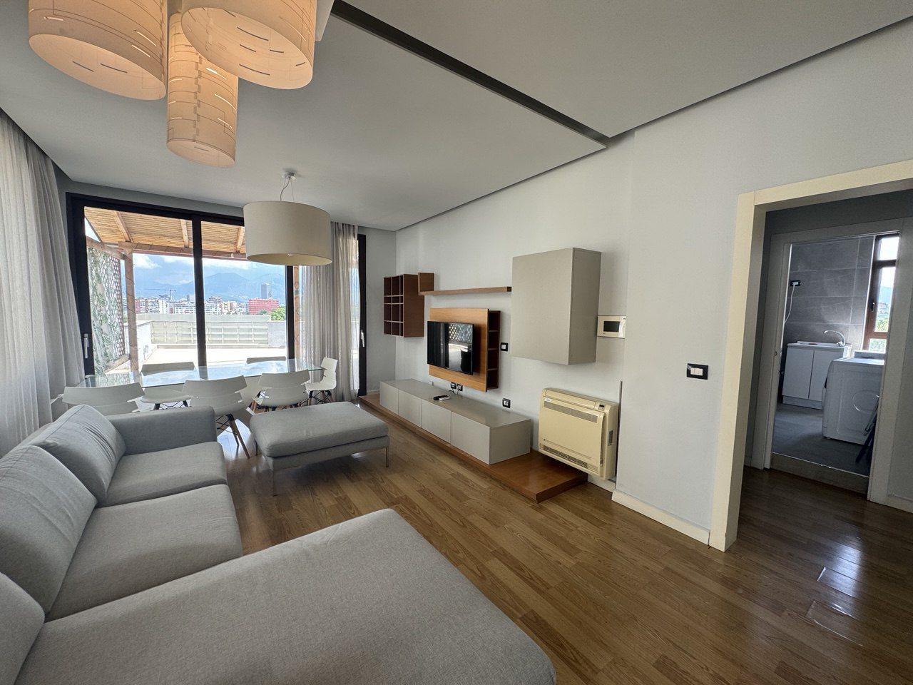 Apartament 2+1+2 per qera, te Liqeni Thate, Tirane.
