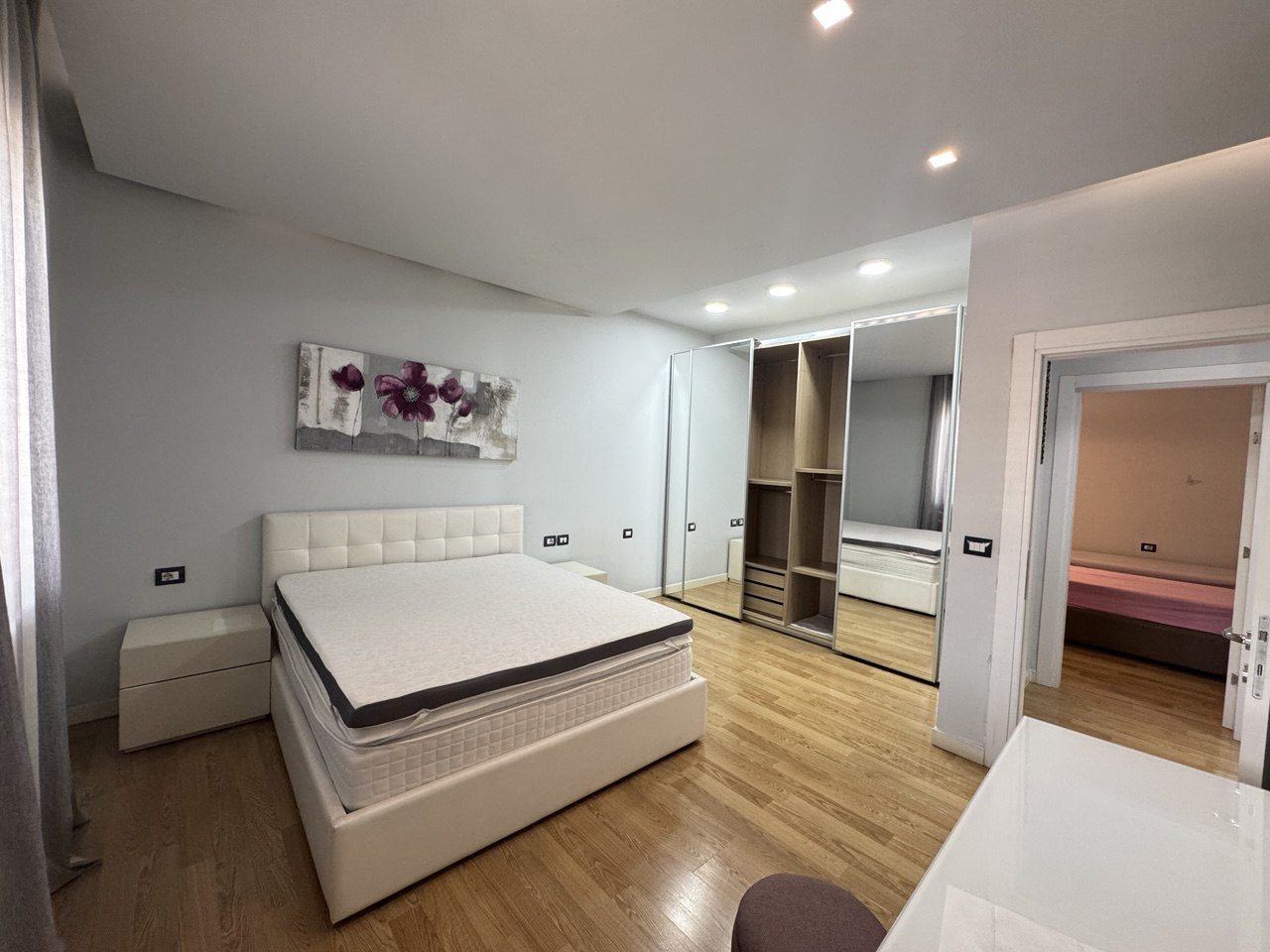 Apartament 2+1+2 per qera, te Liqeni Thate, Tirane.