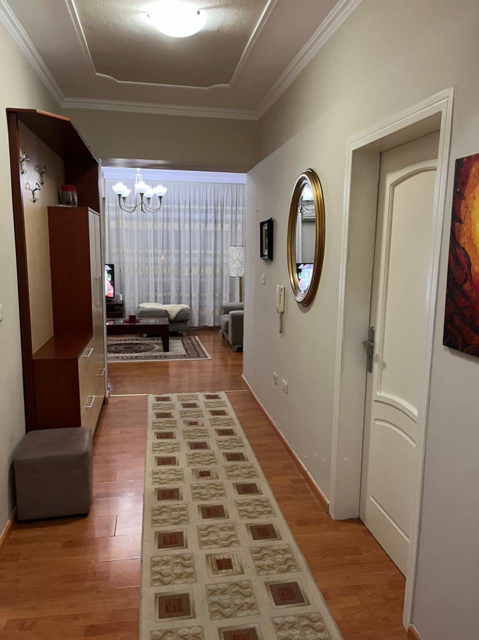 Apartament 2+1 per qera, prane rruges se Kosovareve, Tirane.