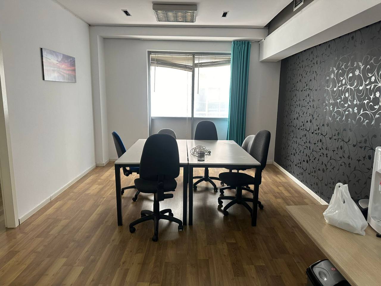 Ambient biznesi per qera, te Stacioni Trenit, Durres.