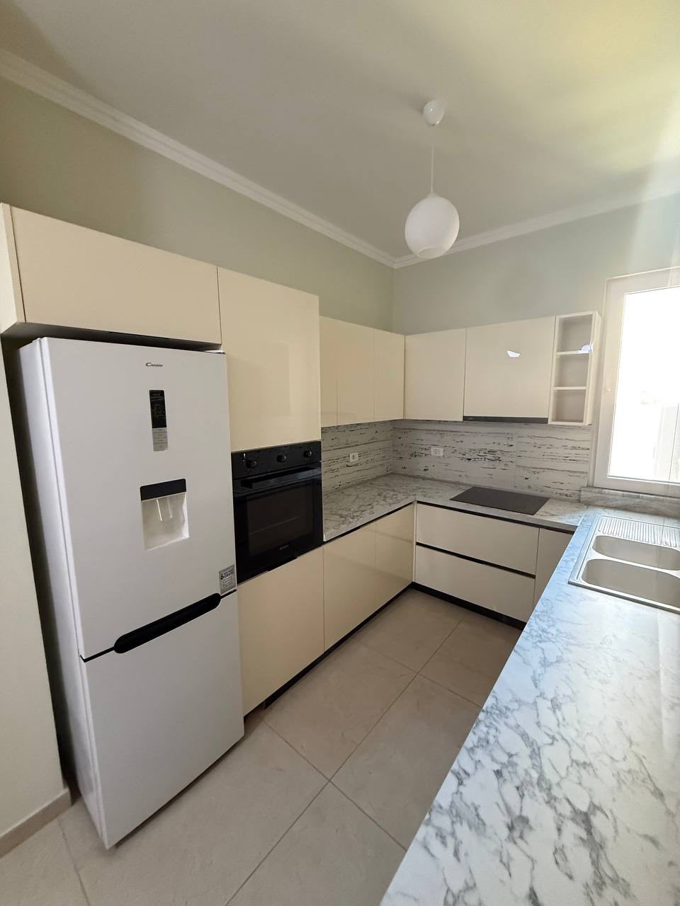Apartament 2+1 per qera, prane Spitalit Amerikan 3, Tirane.