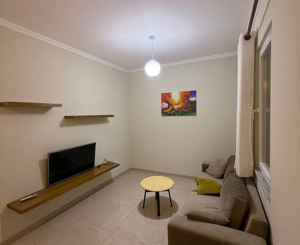 Apartament 2+1 per qera, prane Spitalit Amerikan 3, Tirane.
