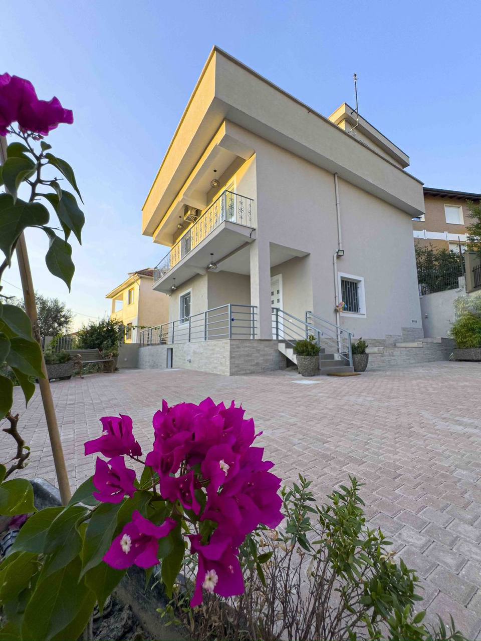 Vile moderne per qera, prane Vilave Gjermane, Tirane.