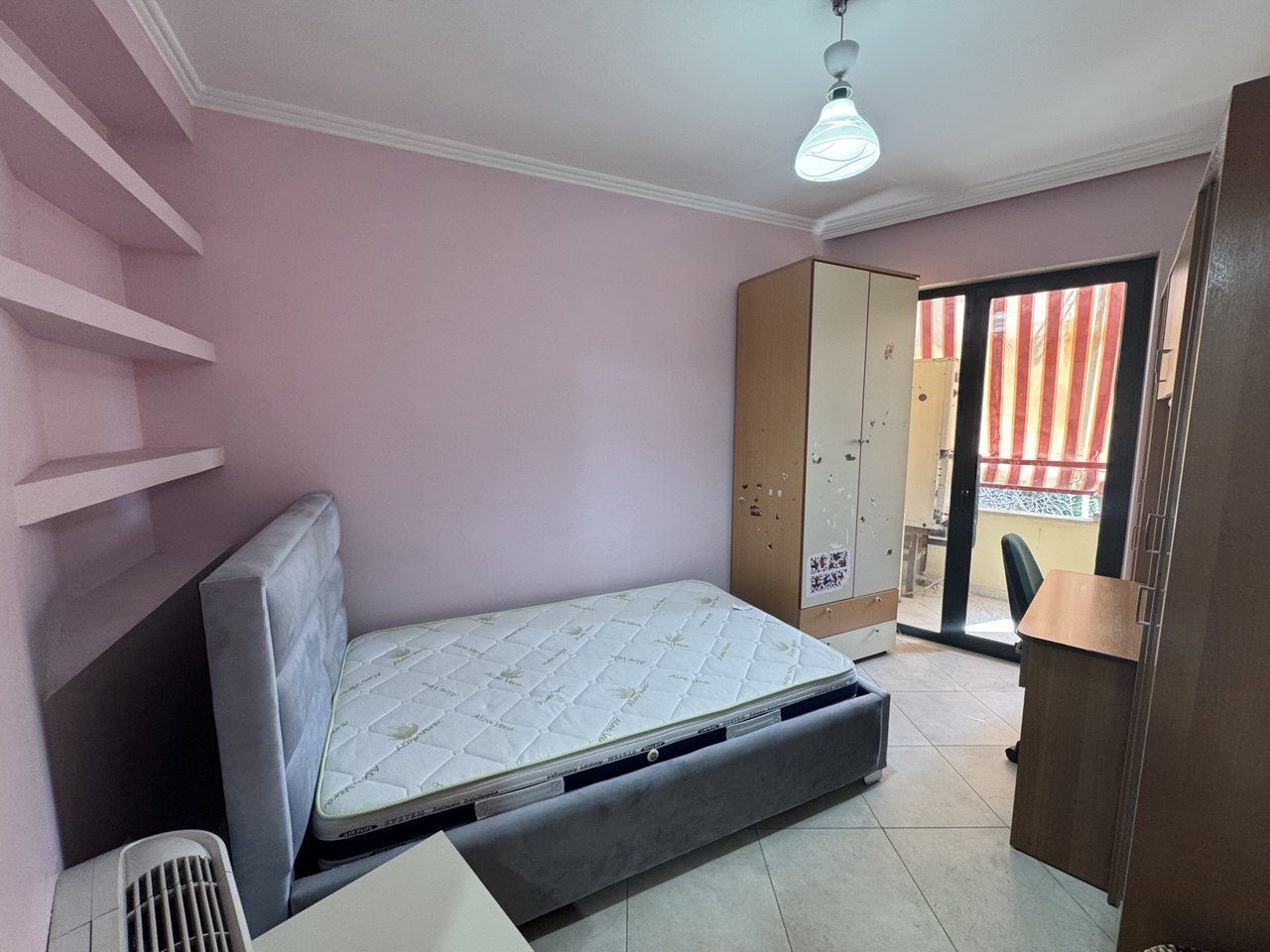 Apartament 3+1 per qera, te rruga Bogdaneve, Tirane.
