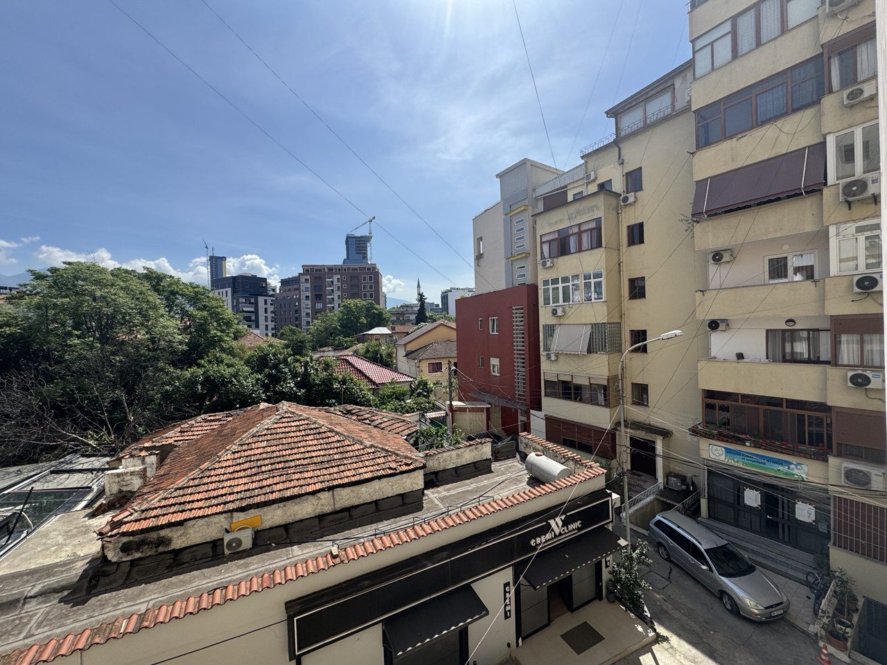 Apartament 3+1 per qera, te rruga Bogdaneve, Tirane.