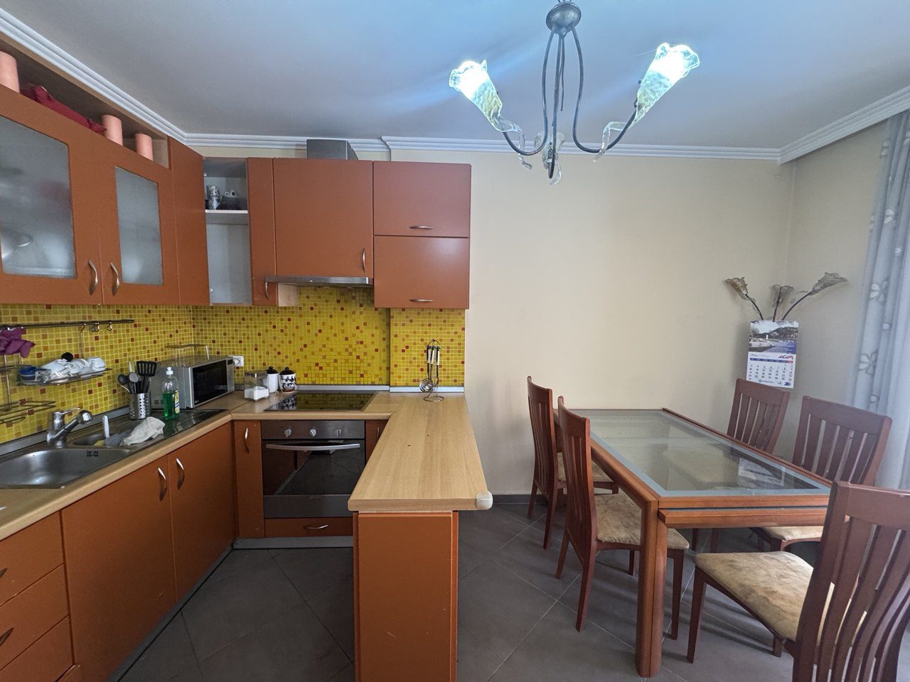 Apartament 3+1 per qera, te rruga Bogdaneve, Tirane.