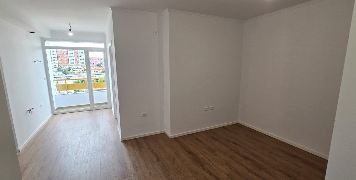 Apartament 1+1 per shitje, perballe Kompleksit Delijorgji, Tirane.