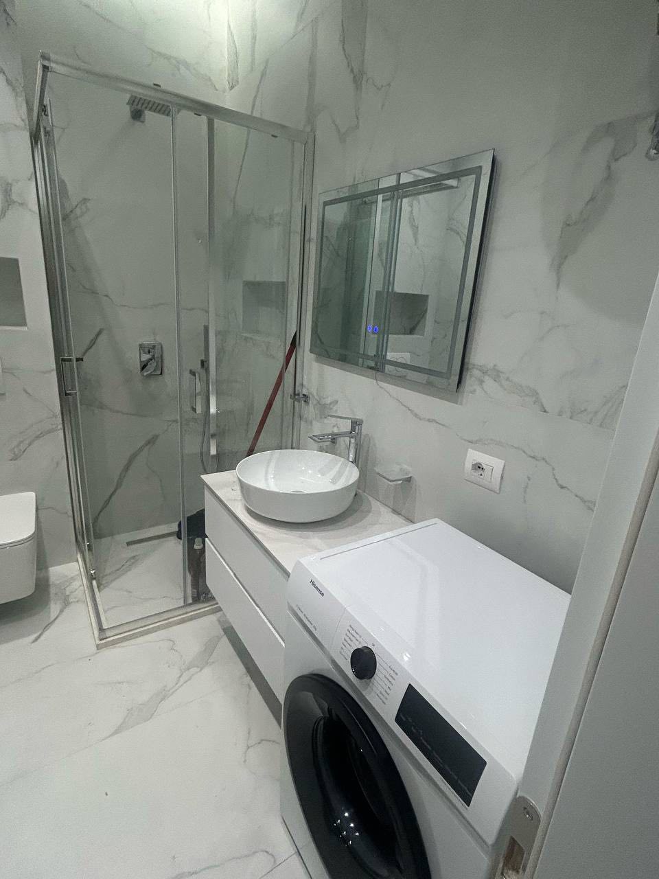 Apartament 2+1 per qera, ne Qender, Tirane.