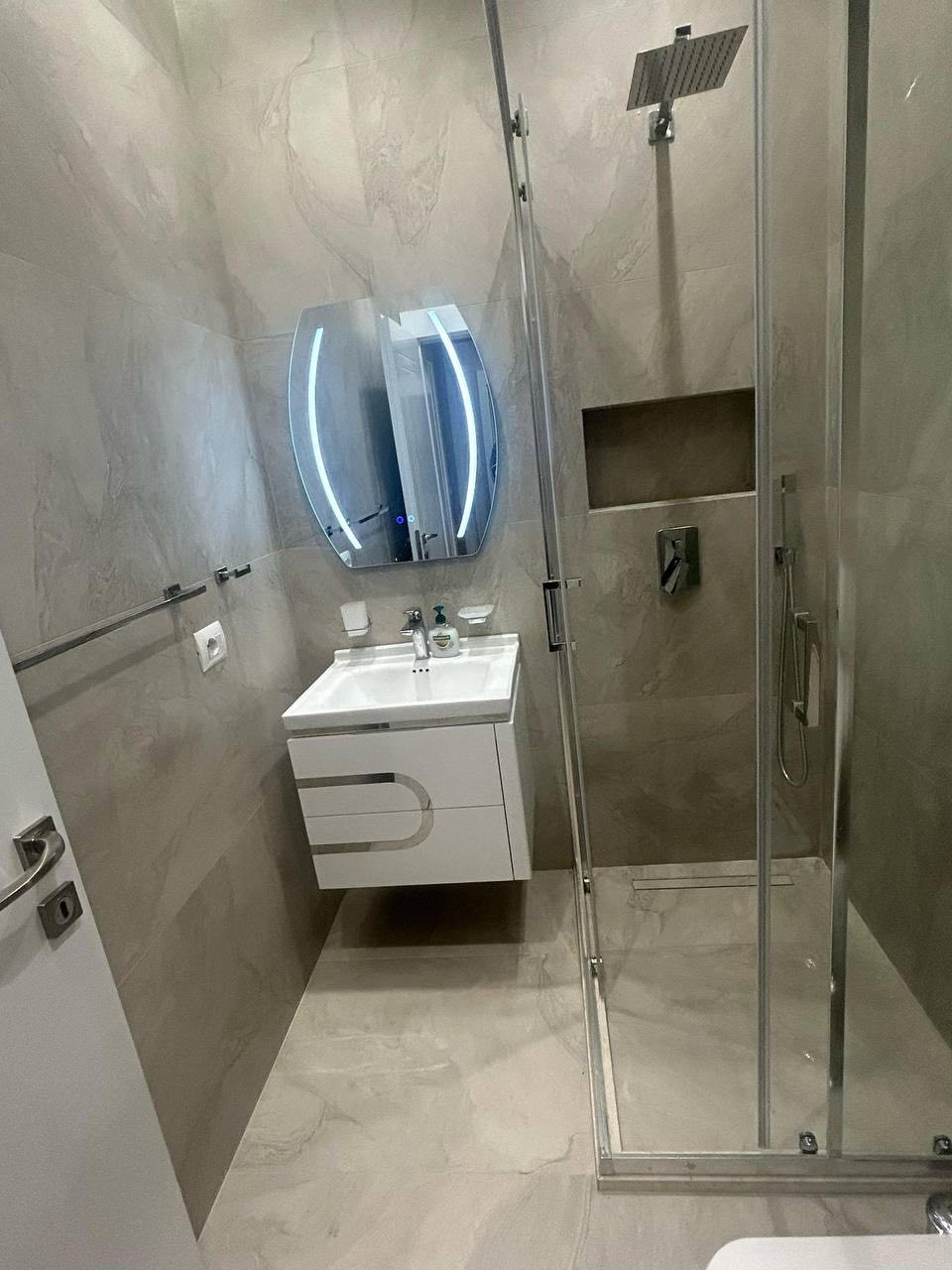 Apartament 2+1 per qera, ne Qender, Tirane.