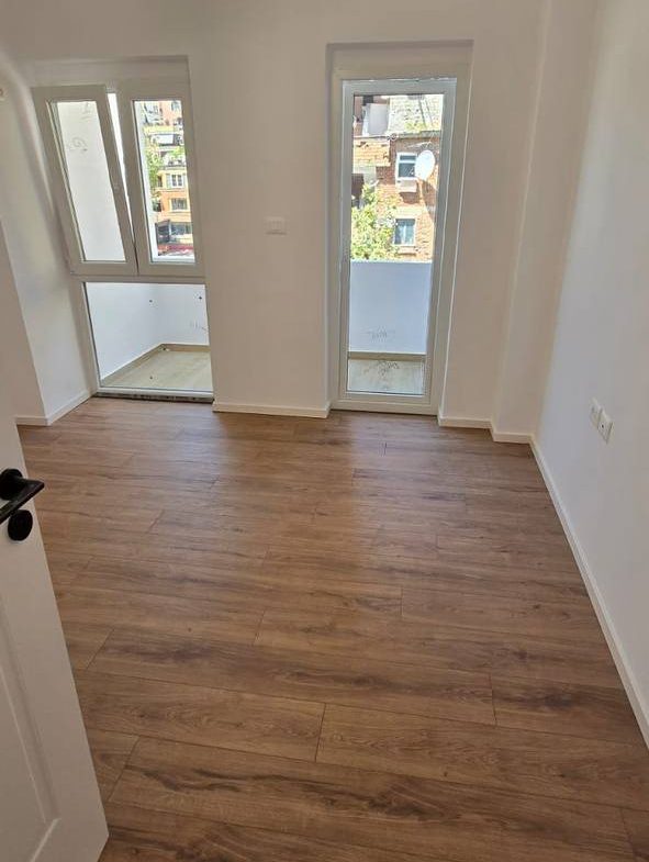 Apartament 2+1 per shitje, te rruga Kavajes, Tirane.