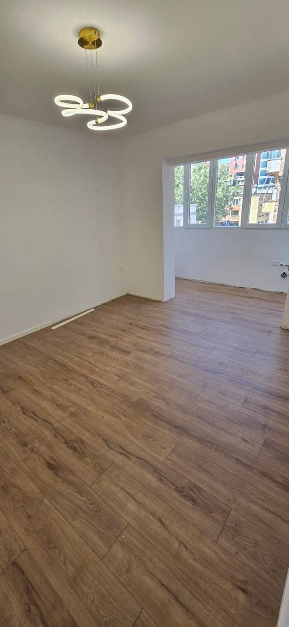 Apartament 2+1 per shitje, te rruga Kavajes, Tirane.