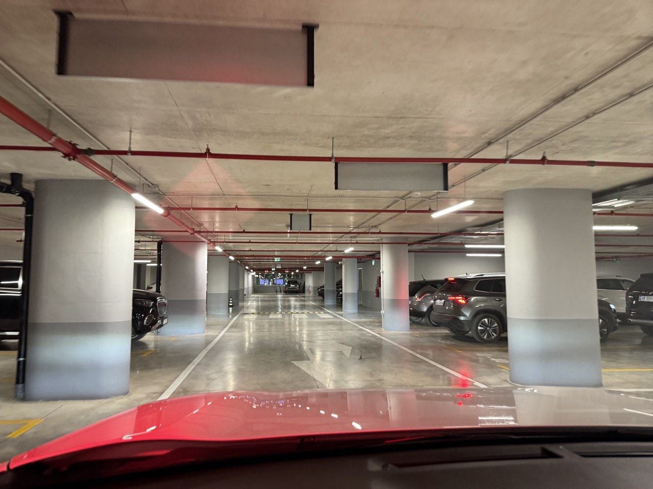 Ambient 610 m2 per shitje, prane Kopshtit Zoologjik, Tirane.